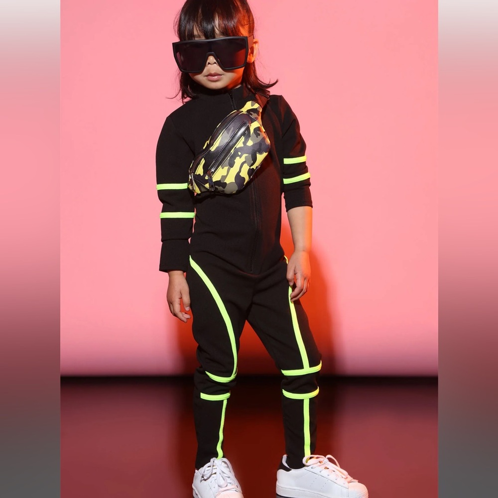 Fashion nova kids mini top level jumpsuit black /green